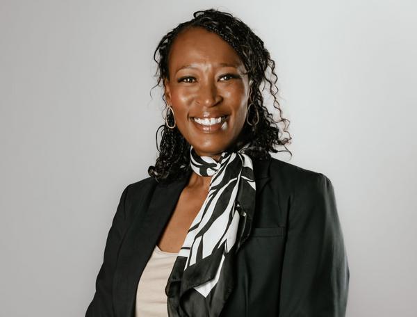 Mosa Fridi, estate agent