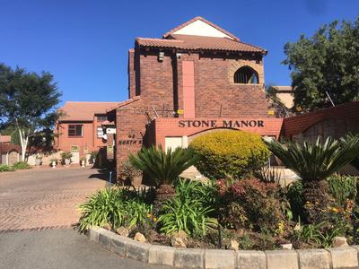 Townhouse For Sale in Morningside Manor, Sandton