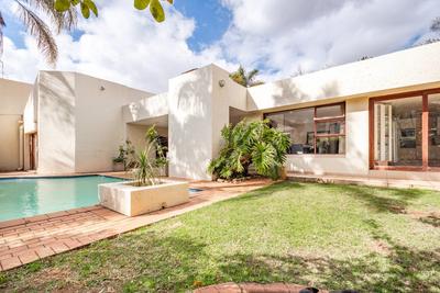 Cluster House For Sale in Bedfordview, Bedfordview