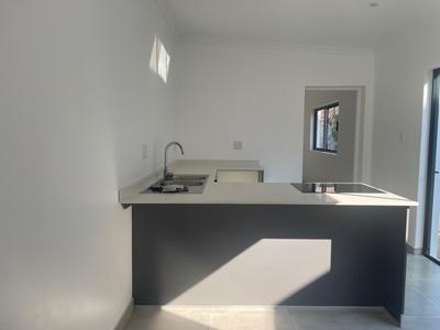 Cottage For Rent in Rouxville, Johannesburg