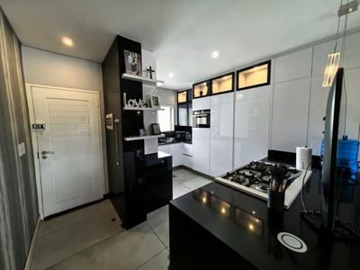 Apartment / Flat For Rent in Greenstone Hill, Edenvale