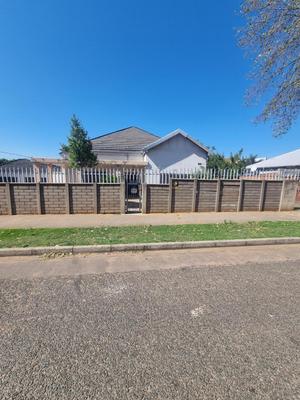 House For Sale in Malvern, Johannesburg