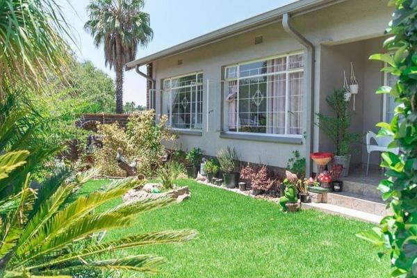 Townhouse For Sale in Bedford Gardens, Bedfordview