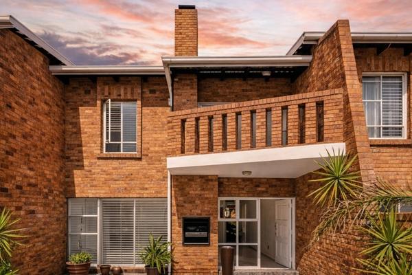 Townhouse For Sale in Bedford Gardens, Bedfordview
