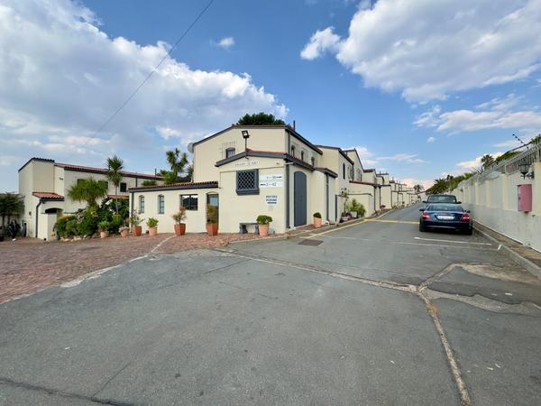 Duplex For Sale in Lyndhurst, Johannesburg