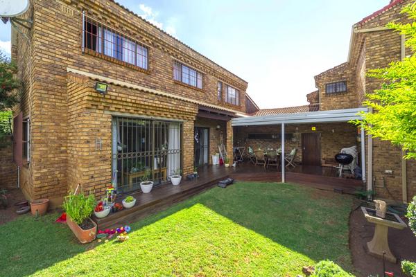 Duplex For Sale in Morninghill, Bedfordview